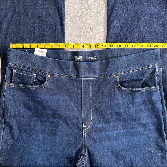 NWT Levi Strauss Signature Gold Totally Shaping Pull On Bootcut Jeans. 22 Short. - Picture 9 of 13